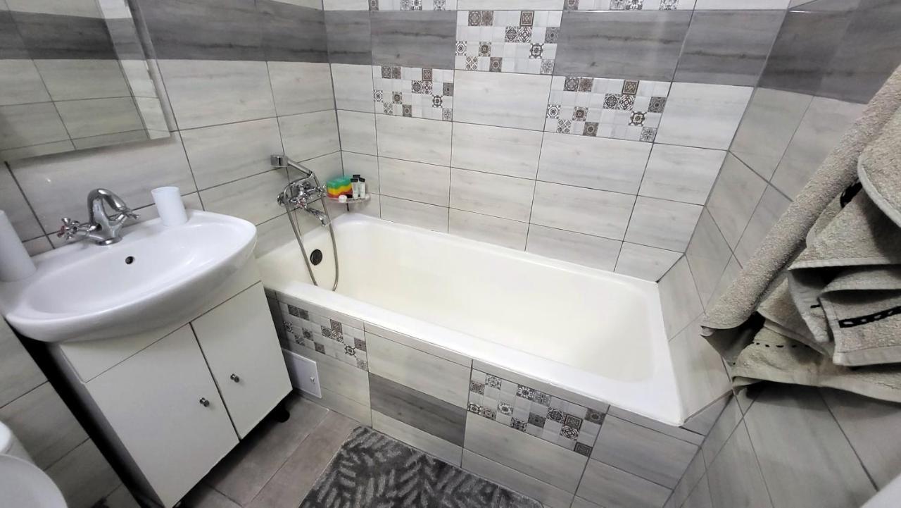 Apartament Navi 오네슈티 외부 사진
